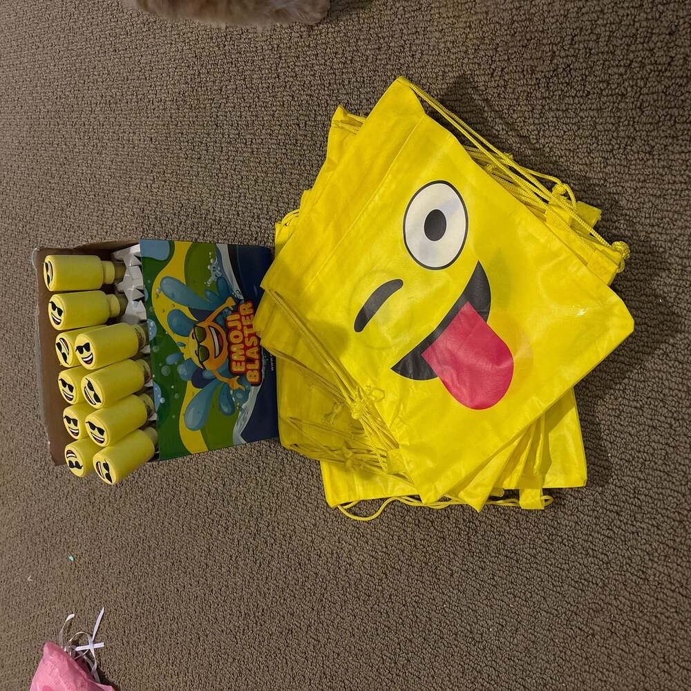 Emoji Party Favor Bundle: 10-Pack  Backpack/Blaster Water Shooters